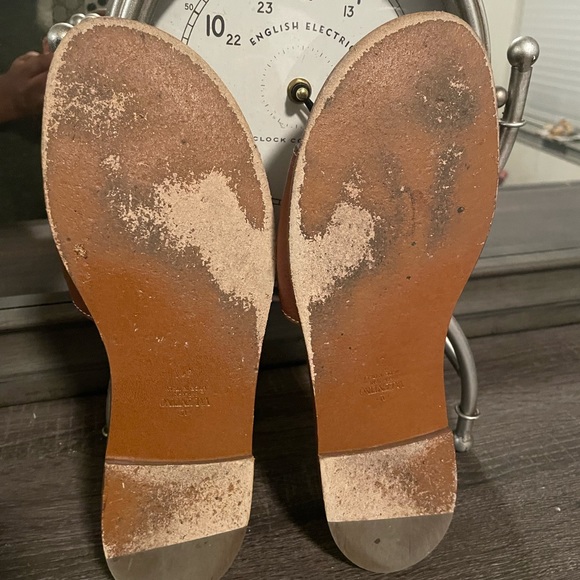 Authentic V Logo Slides - Picture 2 of 10